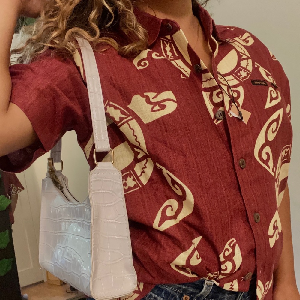 Hawaiian shirt with the tag still on!